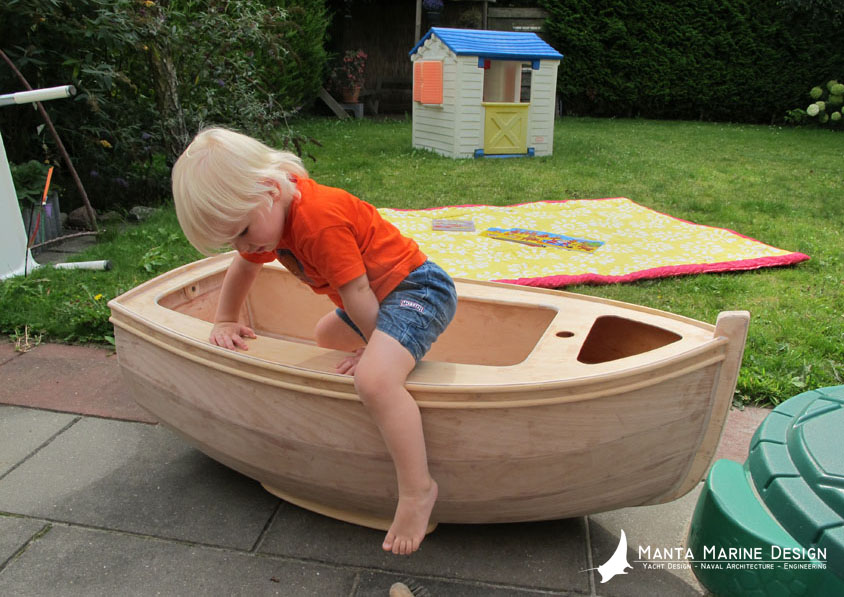 Plans for a easy to build DIY Baby boat cradle. First stability test by the siblings