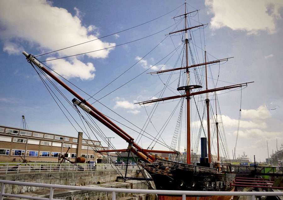 Reconstruction of the rigging of the ZrMsBonaire according to the plans from Manta Marine Design