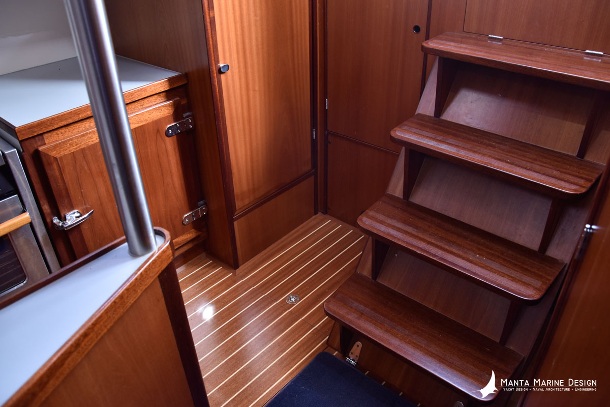 Bornrif 33SC shallow draft steel sailing yacht with centerboard - interior entrance and access to aft cabin